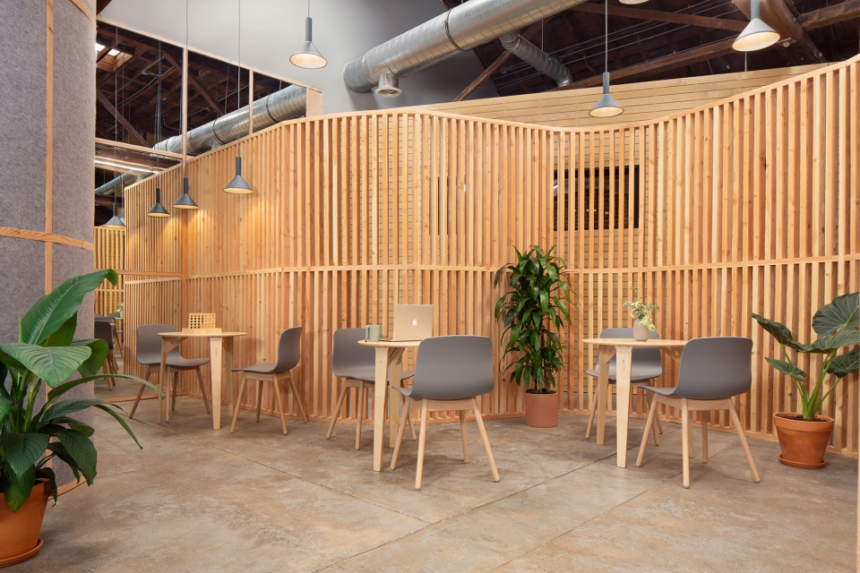 Big and Tiny Silverlake by ZOOCO ESTUDIO