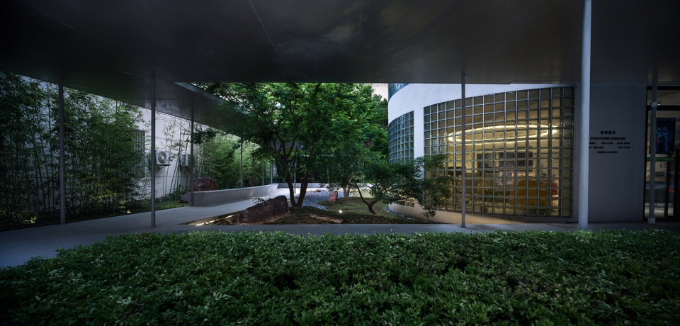 dongyuan neighborhood committee renovation china by atelier vision