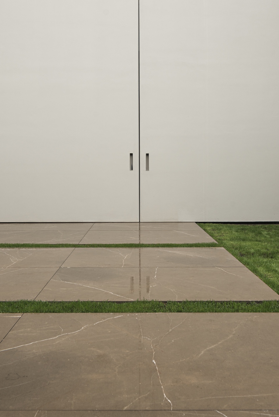 t house by francesc rife studio