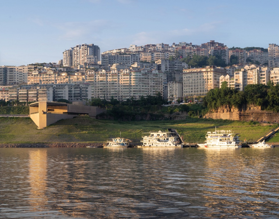 yunyang riverfront visitor center in chongqing china by atelier deshaus