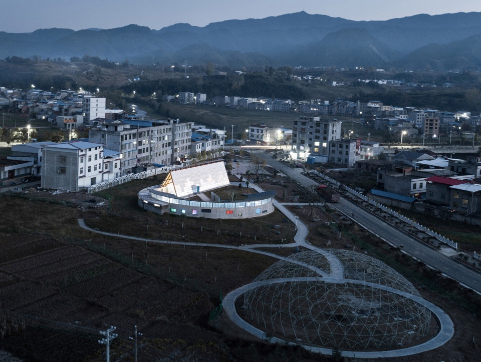Strawberry Farm Activity Hall by Describing Architecture Studio 1