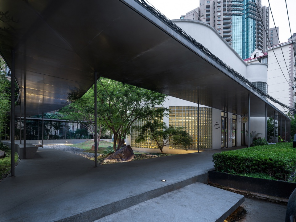 dongyuan neighborhood committee renovation china by atelier vision
