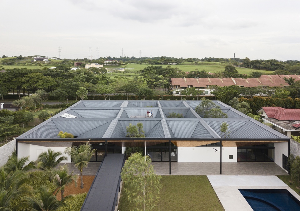 cloister house by formwerkz architects