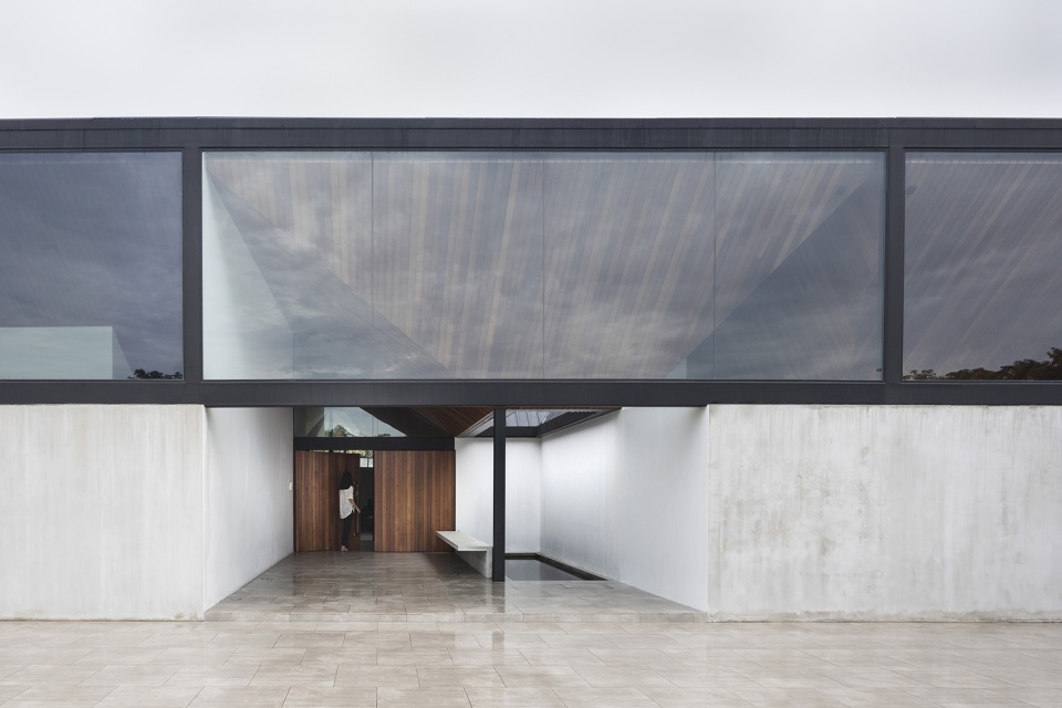 cloister house by formwerkz architects