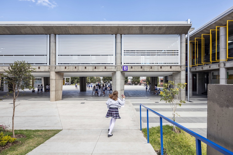 uepm quito classrooms by espinoza carvajal arquitectos