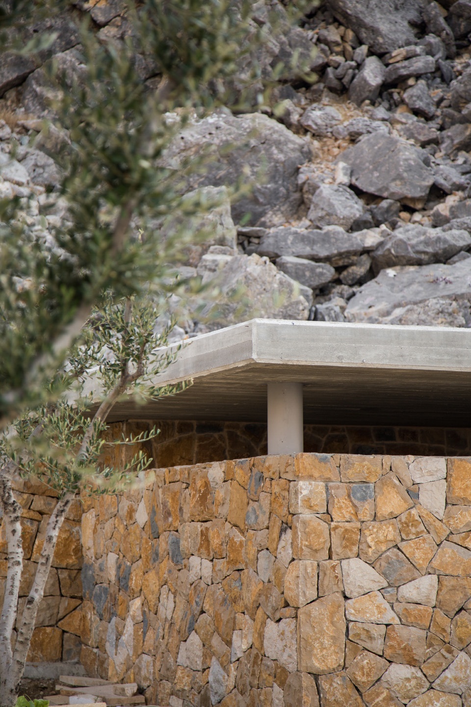 cana guesthouse by carl gerges architects