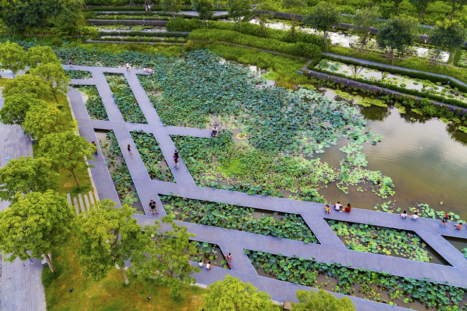 meishe river greenway and fengxiang park haikou china by turenscape
