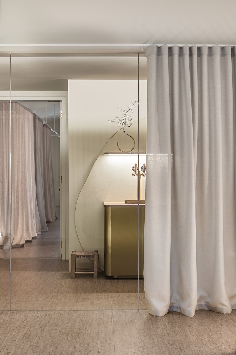 Mirosuna by Melanie Beynon AD
