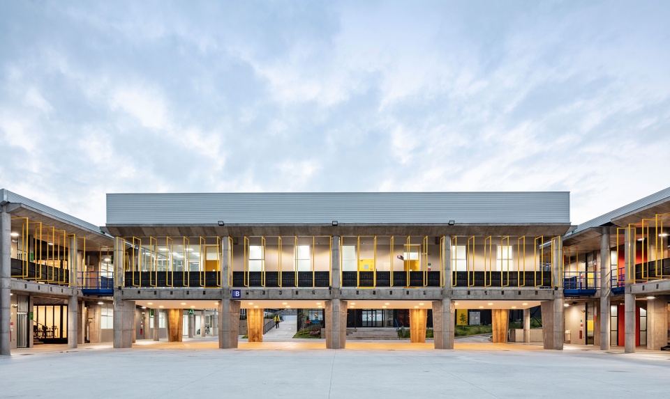 uepm quito classrooms by espinoza carvajal arquitectos