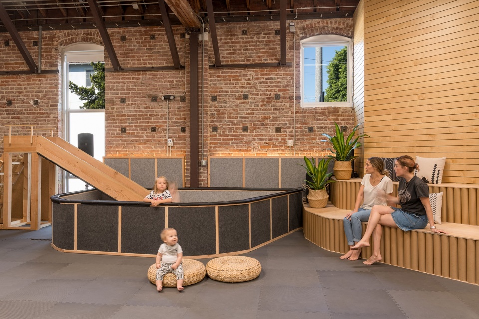 Big and Tiny Silverlake by ZOOCO ESTUDIO