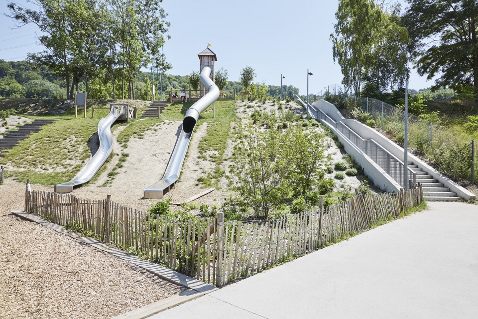 Urban Park In Grand Couronne France Espace Libre
