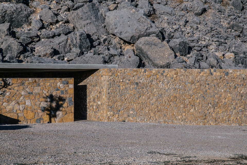 cana guesthouse by carl gerges architects
