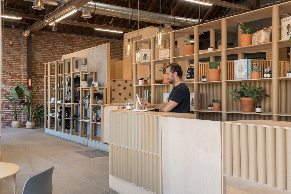 Big and Tiny Silverlake by ZOOCO ESTUDIO