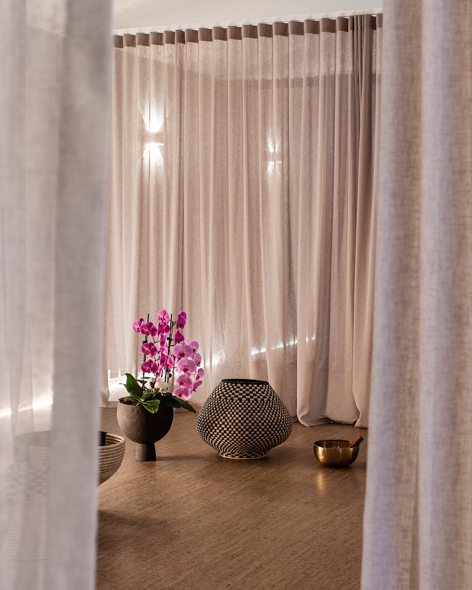 Mirosuna by Melanie Beynon AD