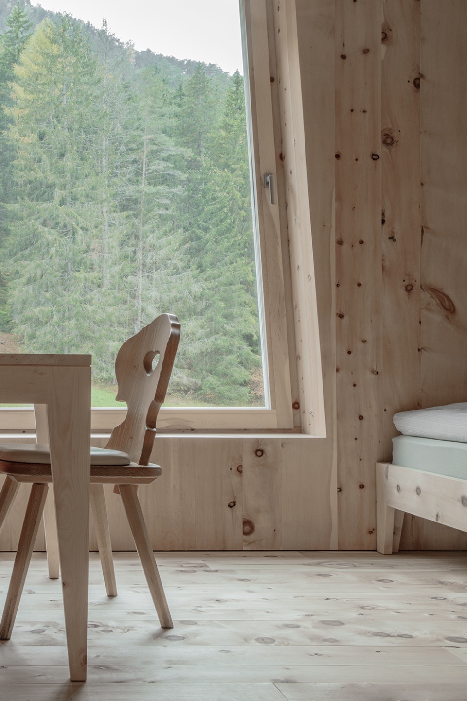 ciasa aqua bad cortina by pedevilla architects