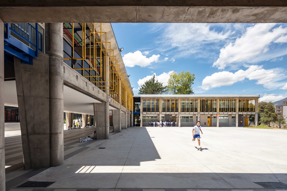 uepm quito classrooms by espinoza carvajal arquitectos