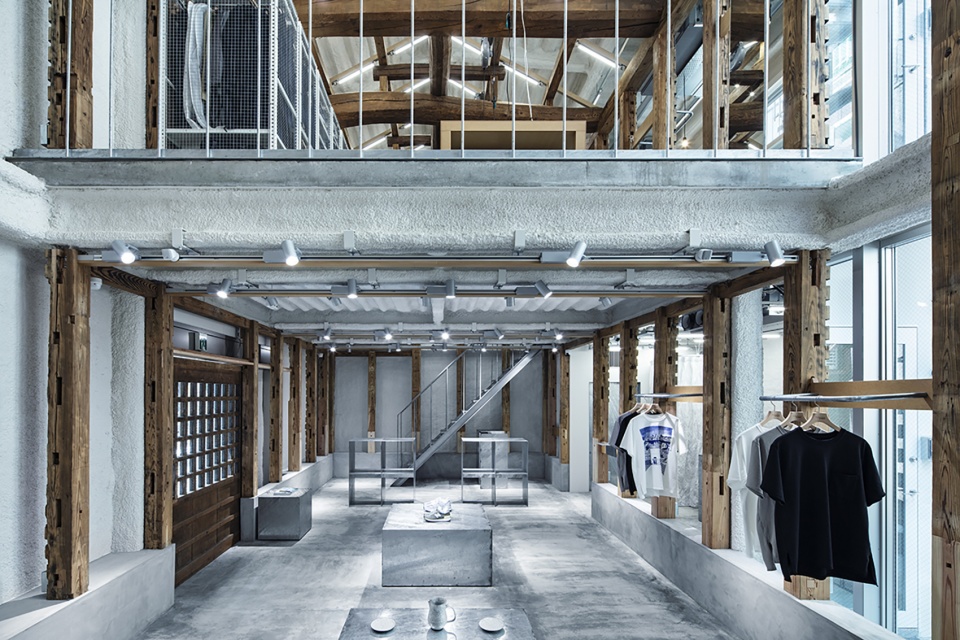 t house new balance by schemata architects on design partners
