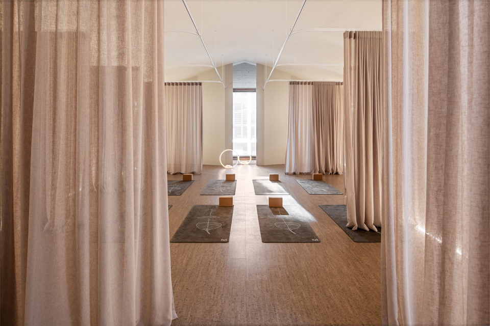 Mirosuna by Melanie Beynon AD