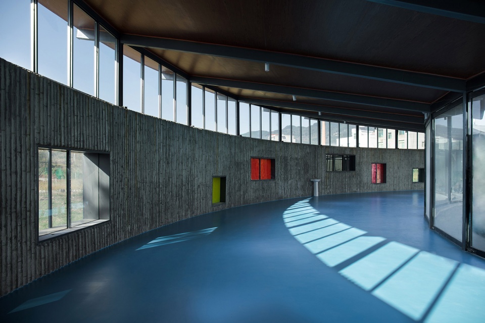 Strawberry Farm Activity Hall by Describing Architecture Studio 1