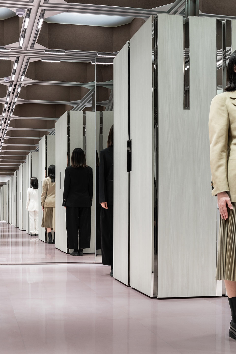 j1m5 boutique china by various associates