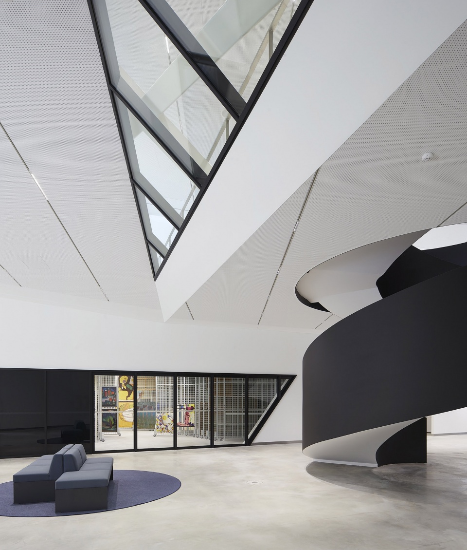 mo modern art museum by studio libeskind