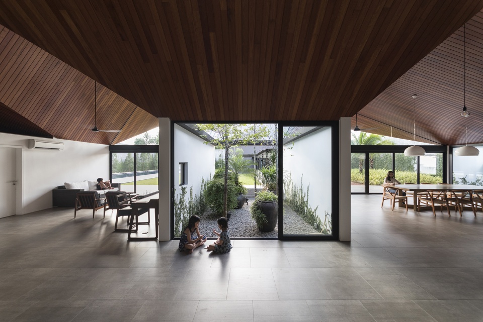 cloister house by formwerkz architects