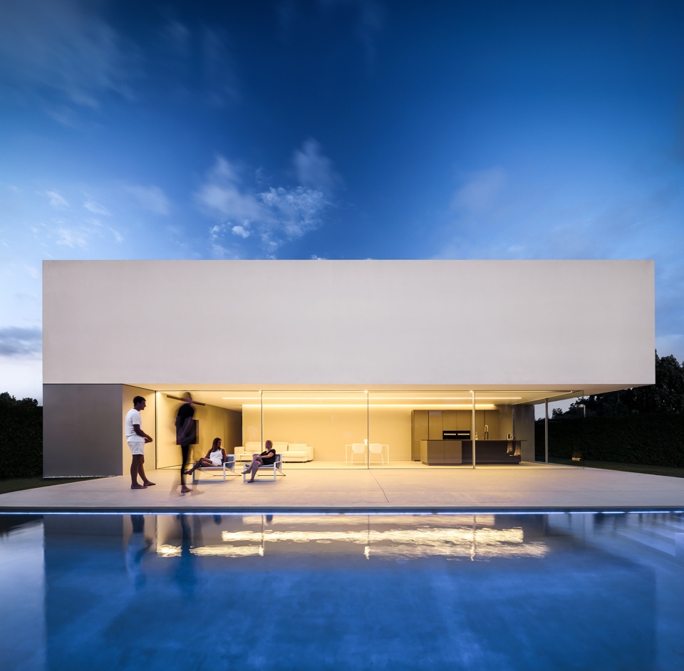 house of the silence by fran silvestre arquitectos