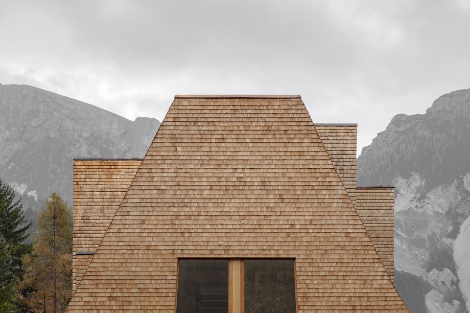 ciasa aqua bad cortina by pedevilla architects