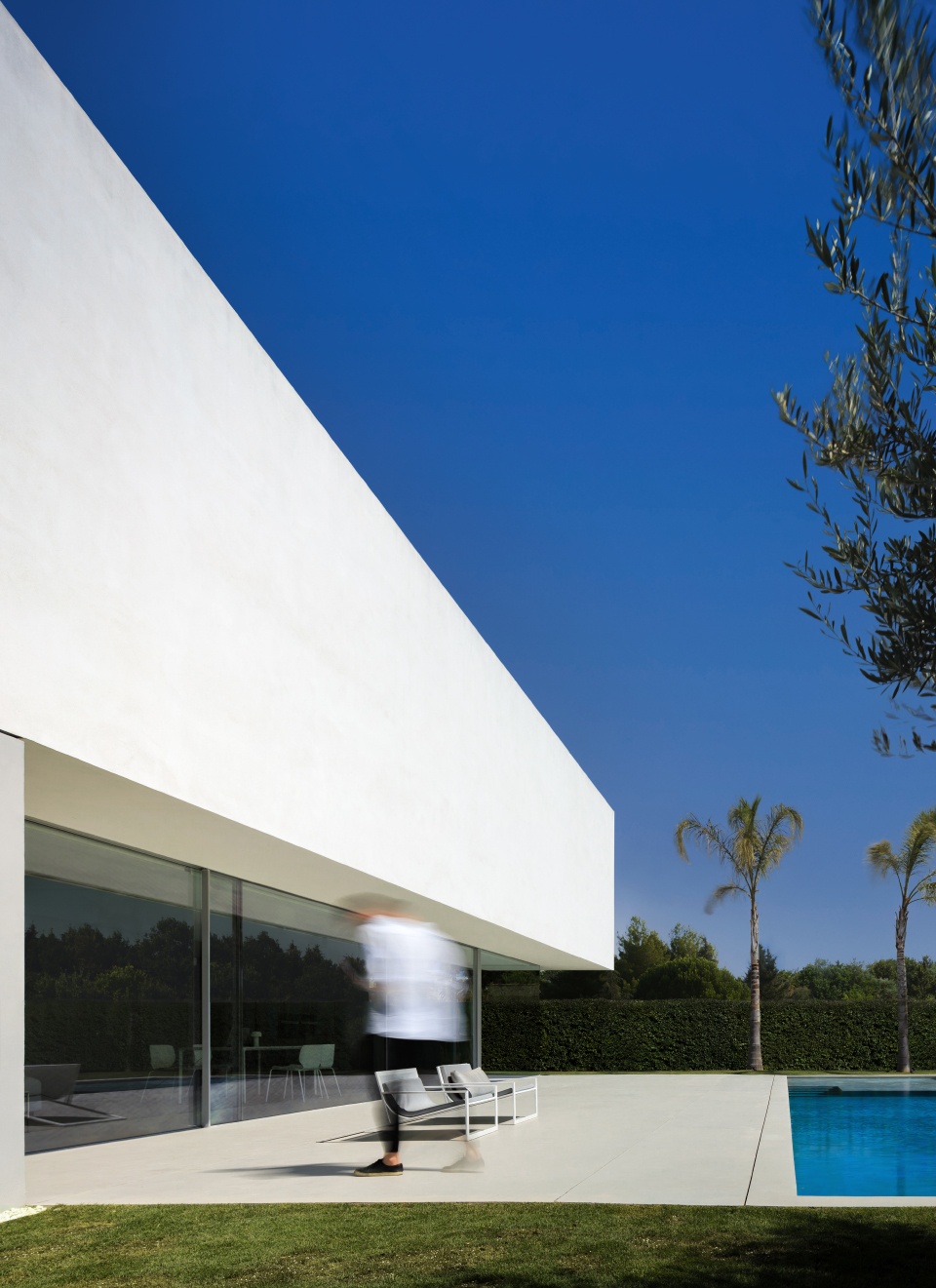 house of the silence by fran silvestre arquitectos