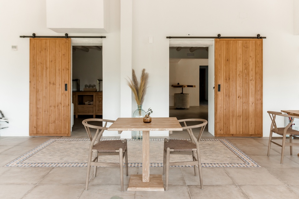 rural hotel in an olive grove by gana arquitectura