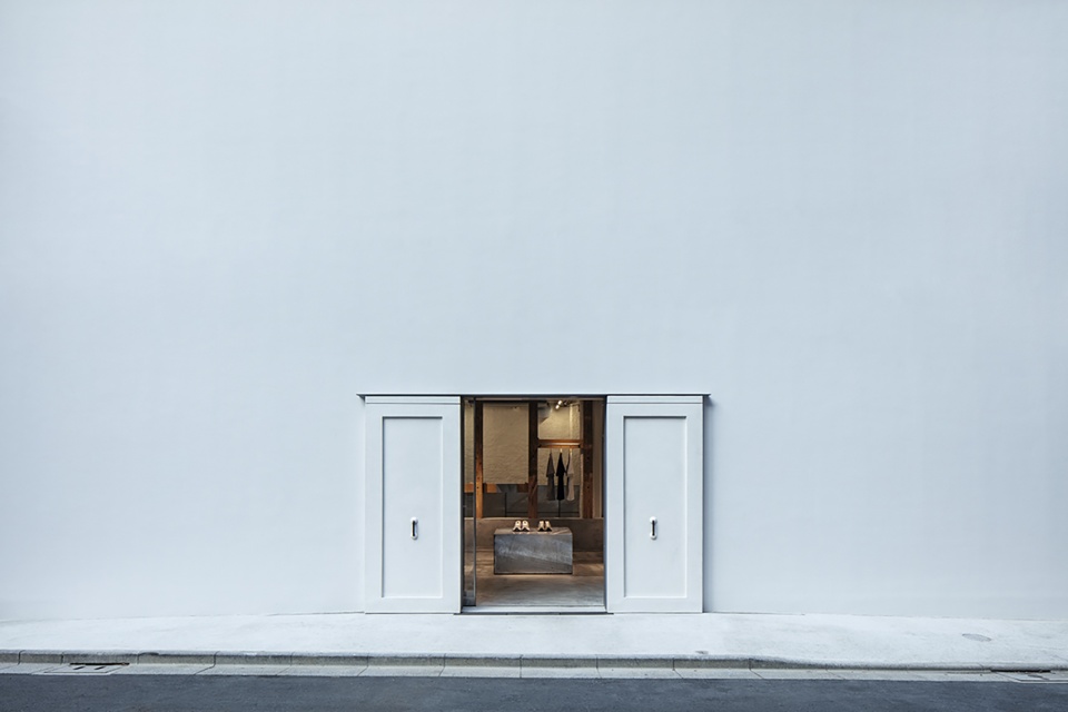 t house new balance by schemata architects on design partners