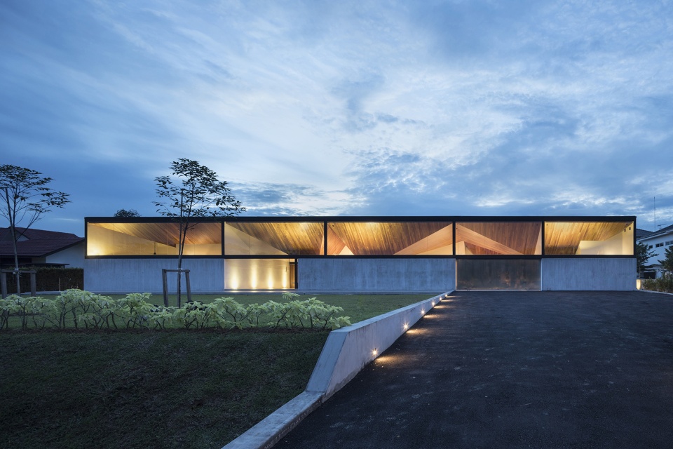 cloister house by formwerkz architects