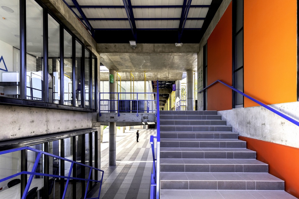 uepm quito classrooms by espinoza carvajal arquitectos