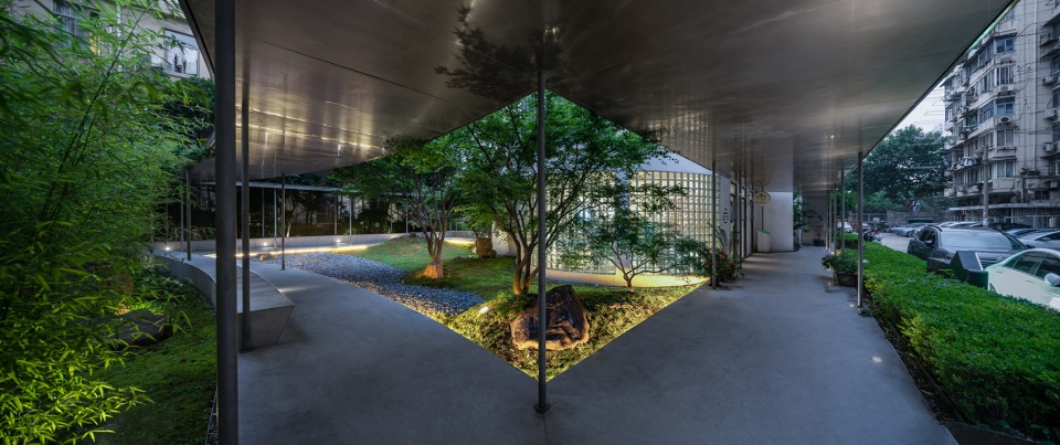 dongyuan neighborhood committee renovation china by atelier vision