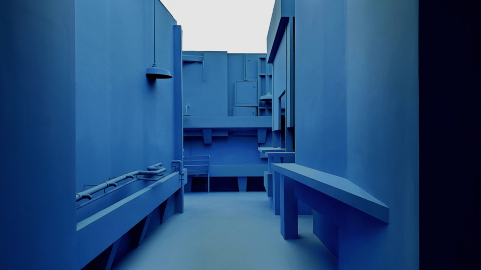 The blue base of the nine story tower by Zigeng Wang