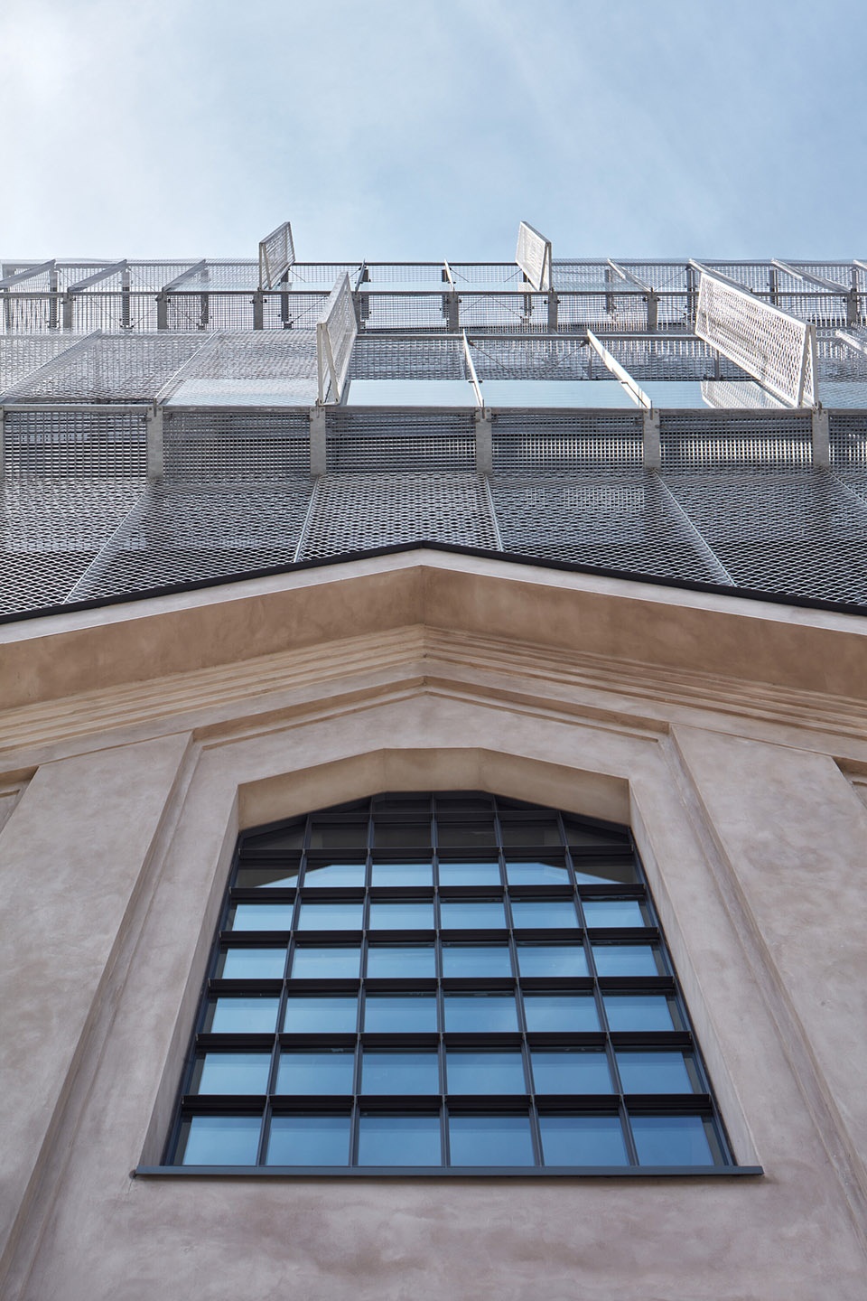 five by qarta archit