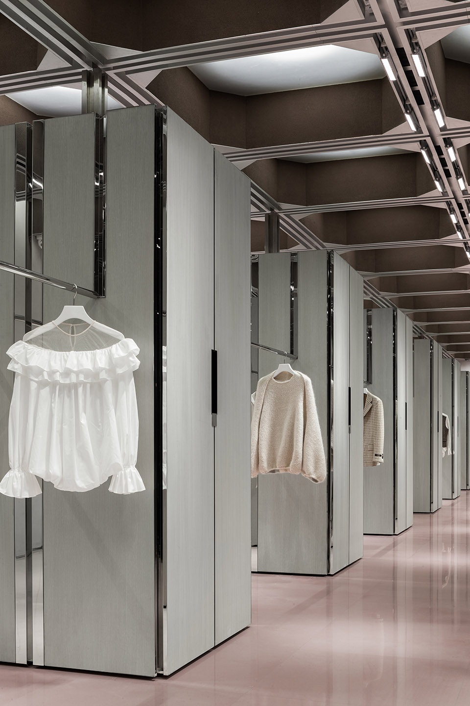 j1m5 boutique china by various associates