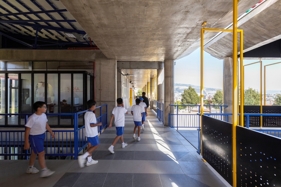 uepm quito classrooms by espinoza carvajal arquitectos