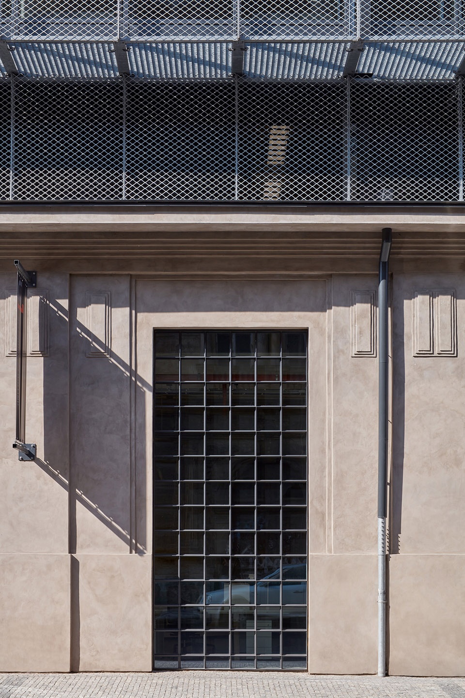 five by qarta archit
