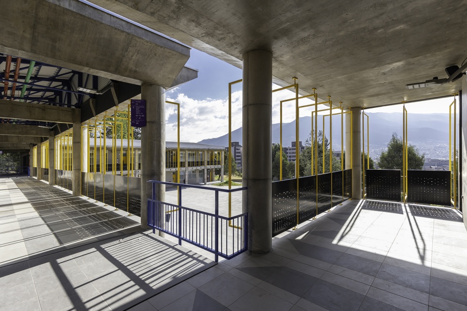 uepm quito classrooms by espinoza carvajal arquitectos