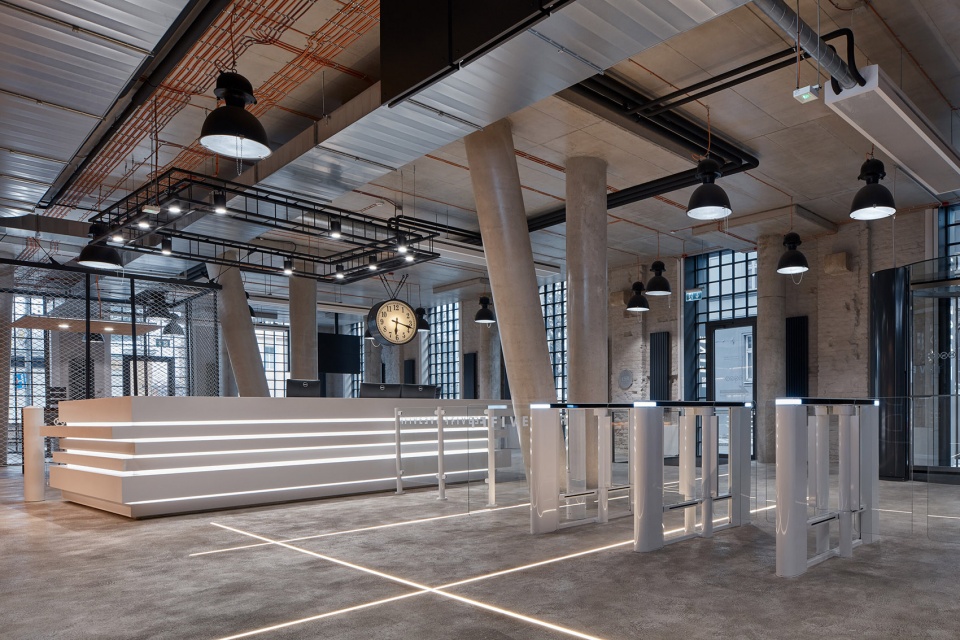 five by qarta archit