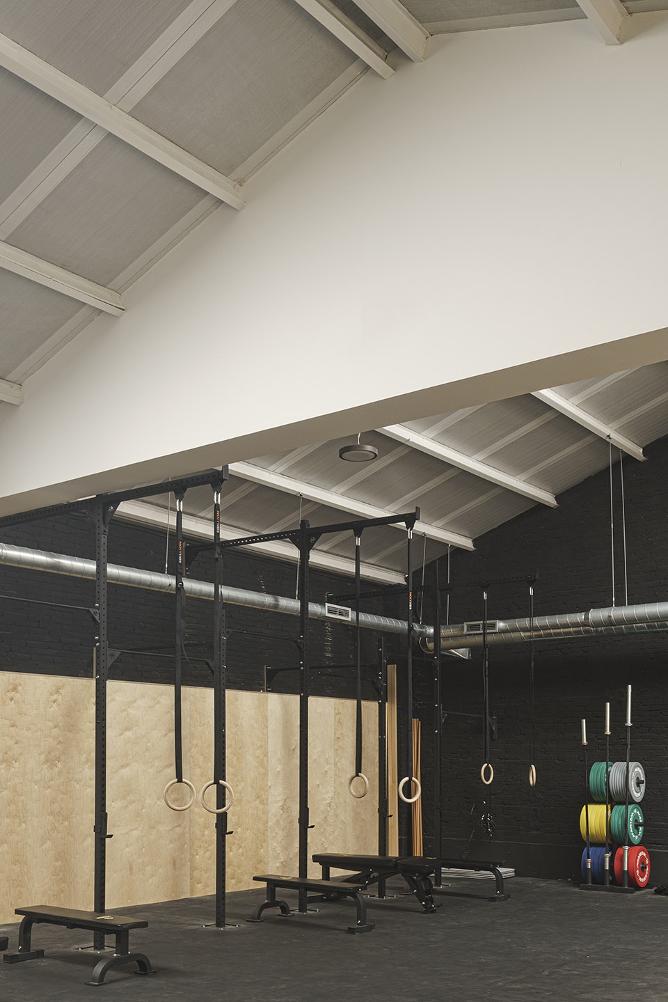 kyodai training center by carlos segarra arquitectos