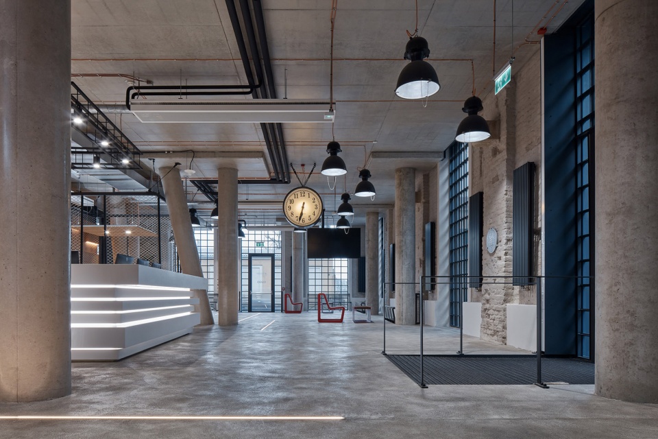 five by qarta archit