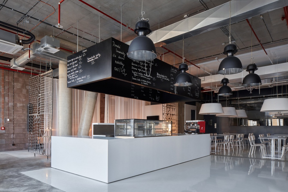 five by qarta archit