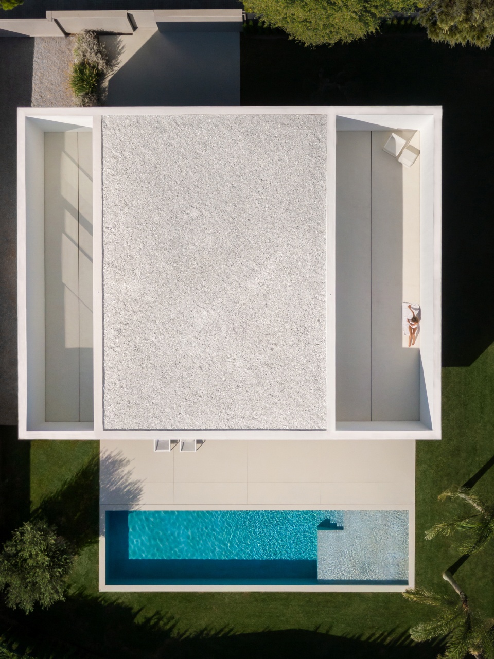 house of the silence by fran silvestre arquitectos