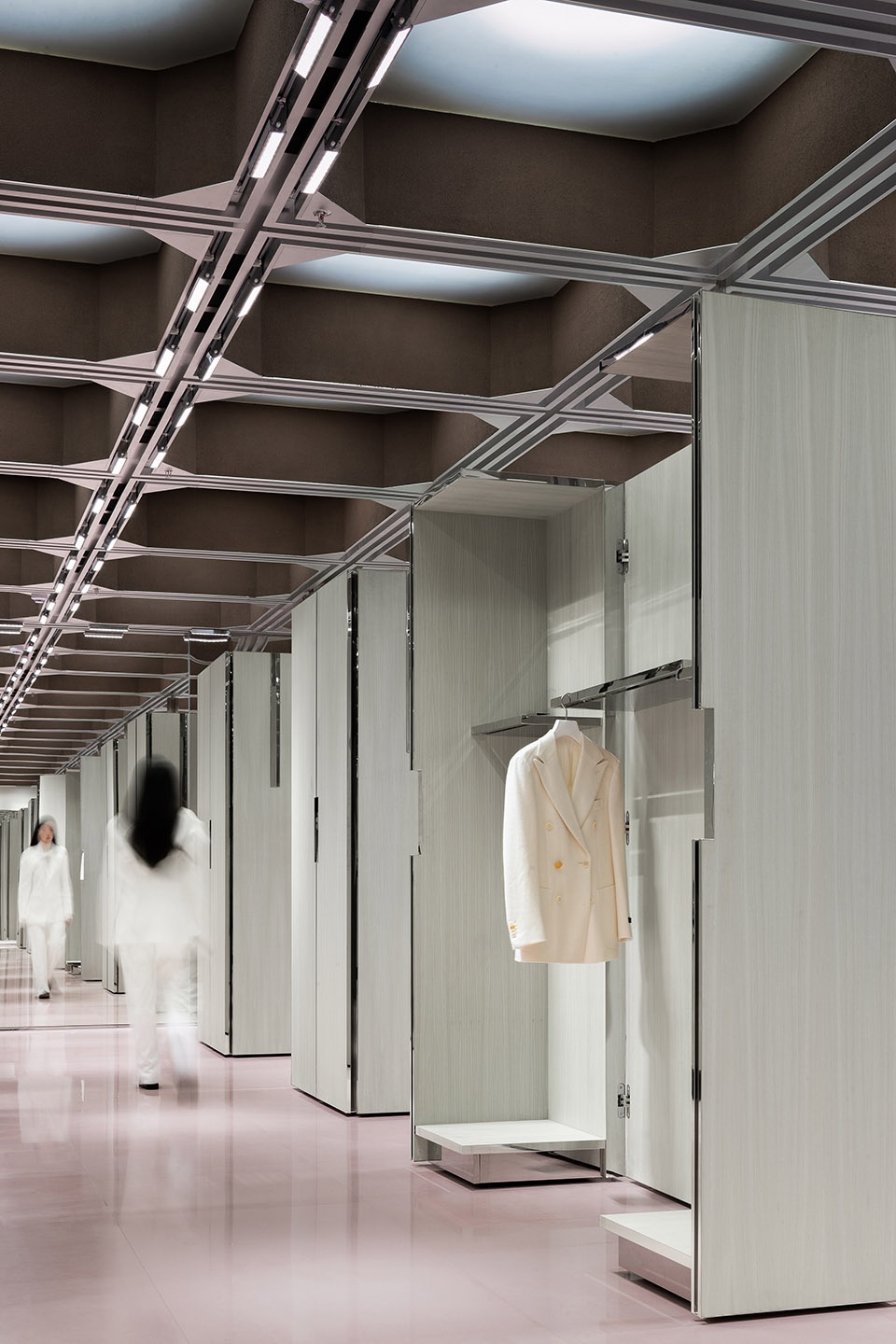 j1m5 boutique china by various associates