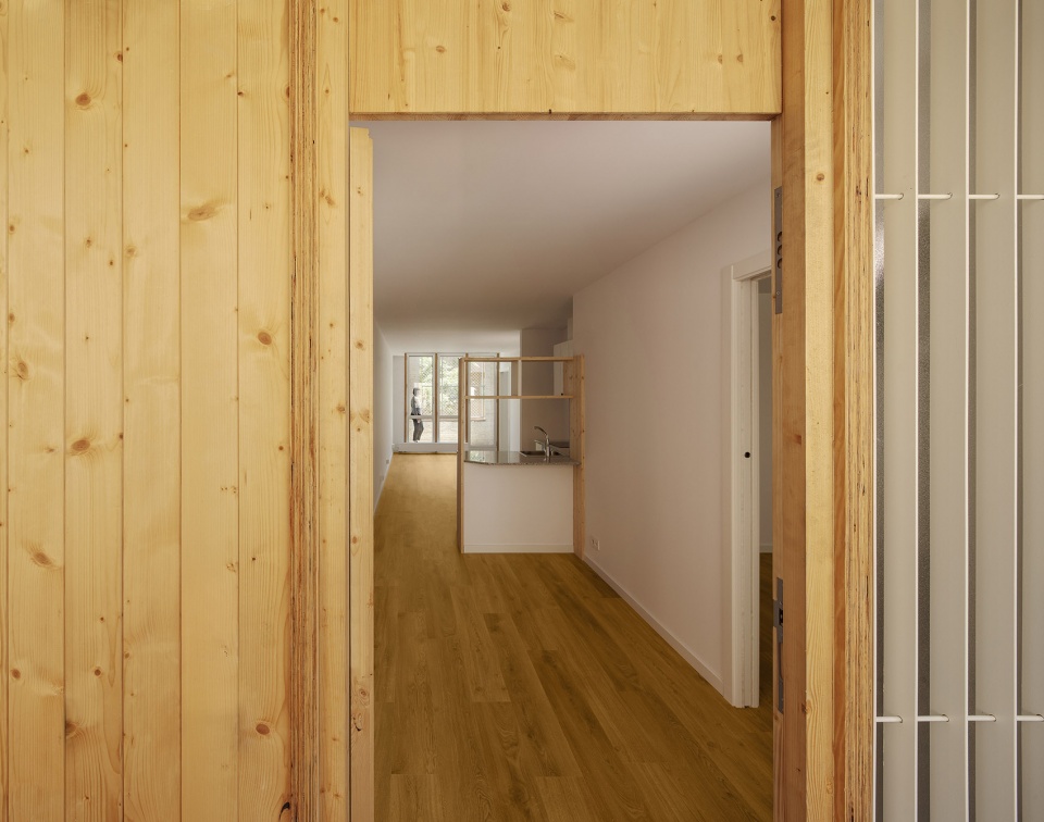 Transformation of the old thread storage building in a social housing complex by Roldan Berengue