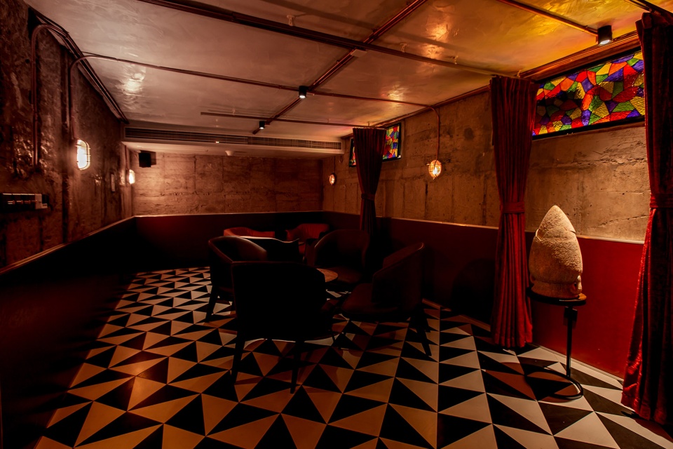 WHISPER BAR Digitectslab