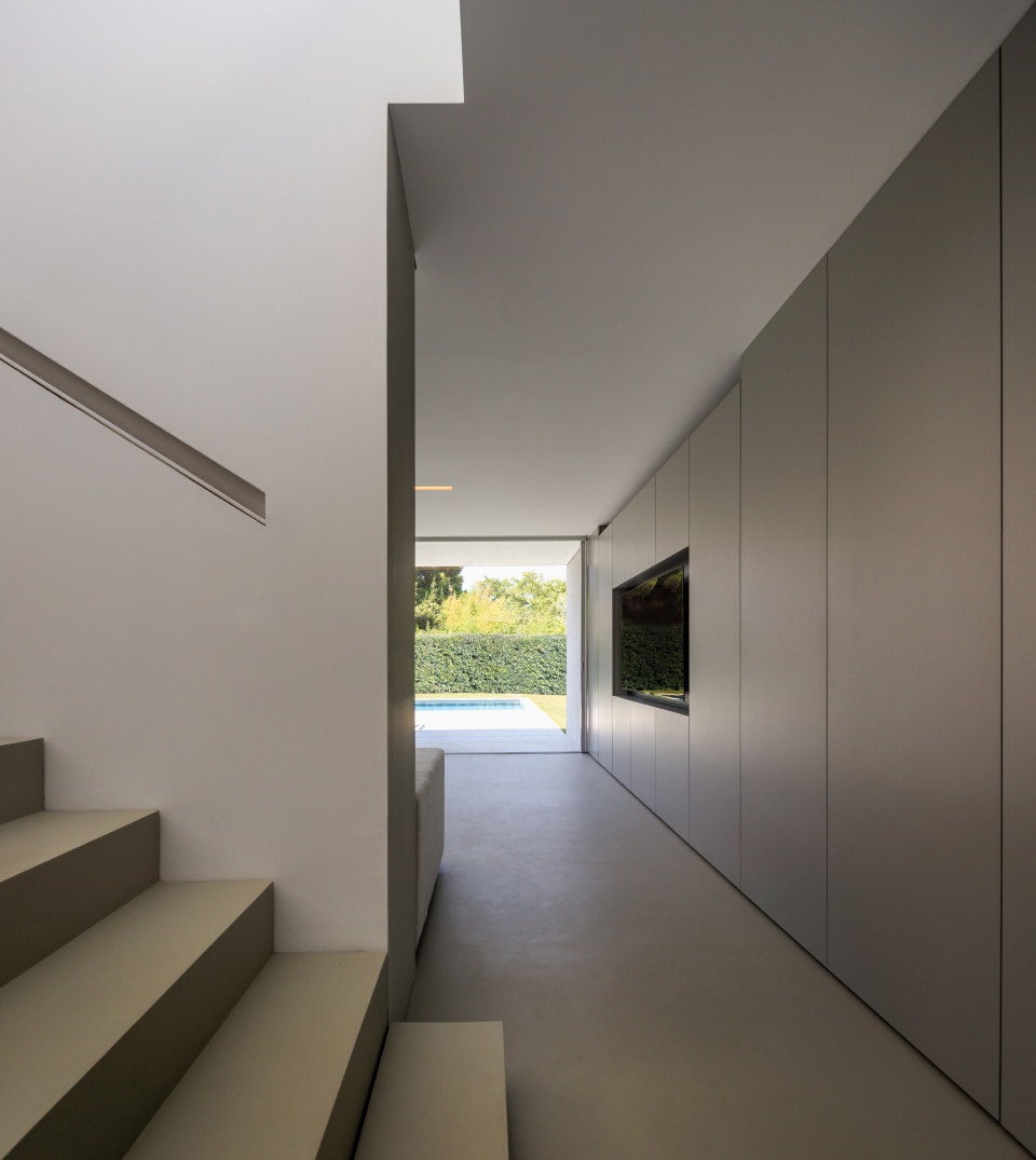 house of the silence by fran silvestre arquitectos