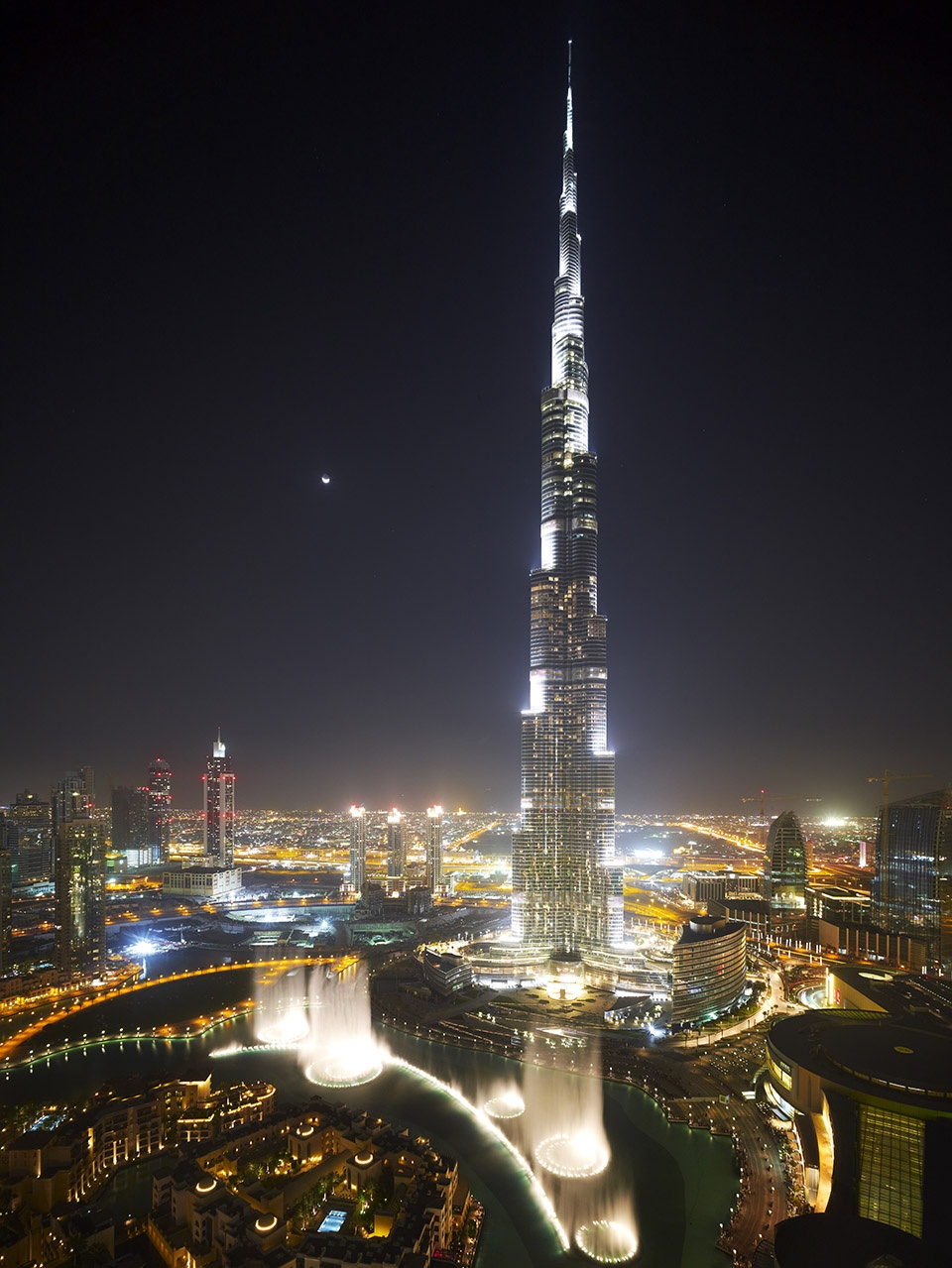 迪拜塔夜景图片